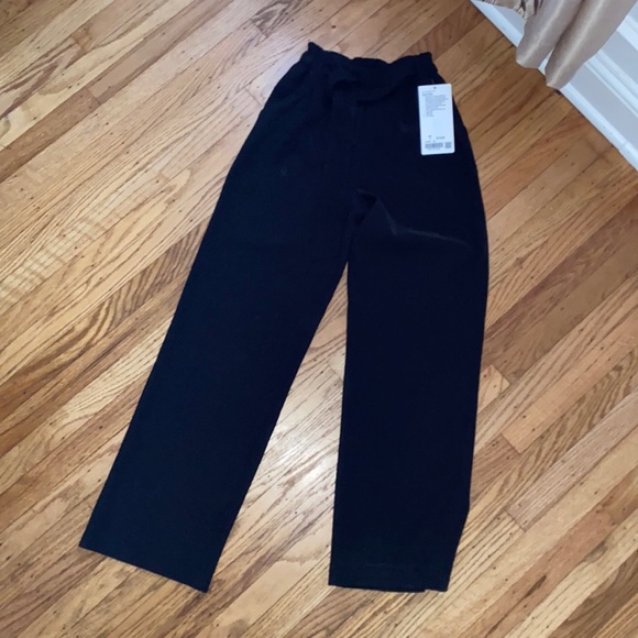 Lululemon Noir Pant. - Picture 1 of 2